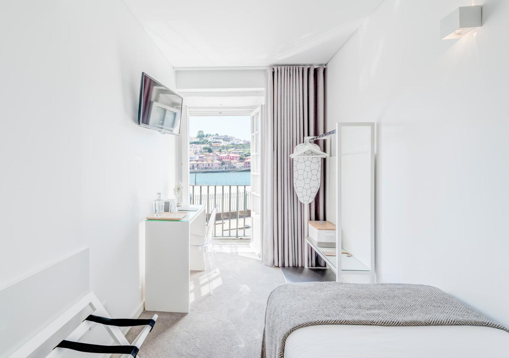 Miragaia - Riverside Suites - Adults Only Porto Room photo